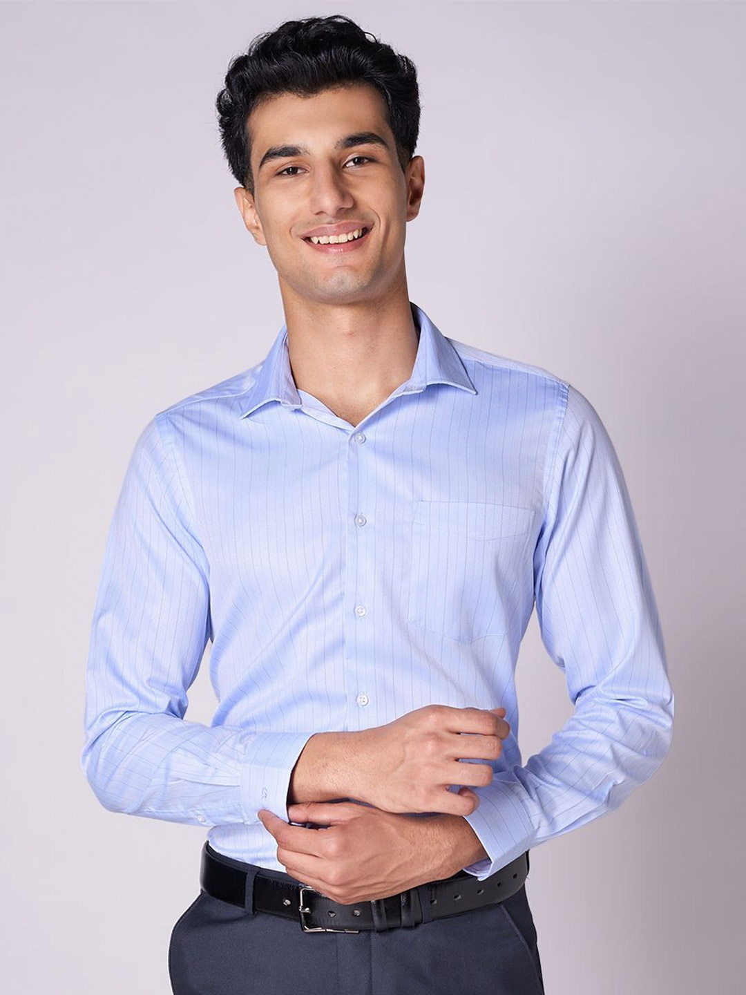 

INSPIRO Men Vertical Striped Spread Collar Slim Fit Formal Shirt, Blue