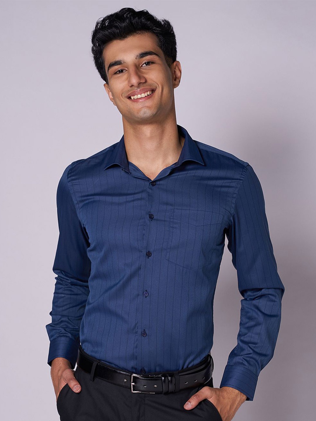 

INSPIRO Men Vertical Striped Spread Collar Slim Fit Formal Shirt, Navy blue