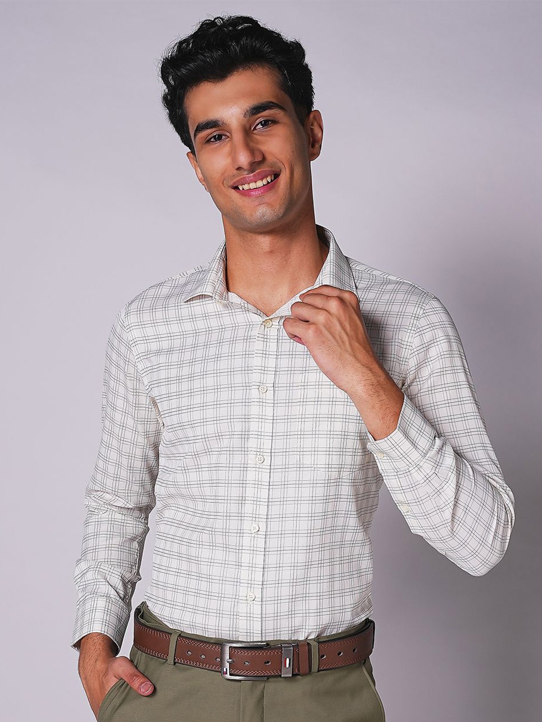 

INSPIRO Men Grid Tattersall Checks Spread Collar Slim Fit Formal Shirt, Off white