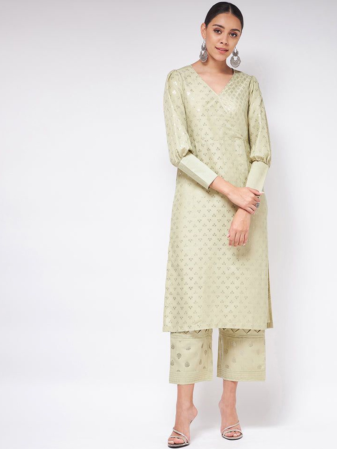 

Pannkh V Neck Floral Printed Puff Sleeves Kurta, Green