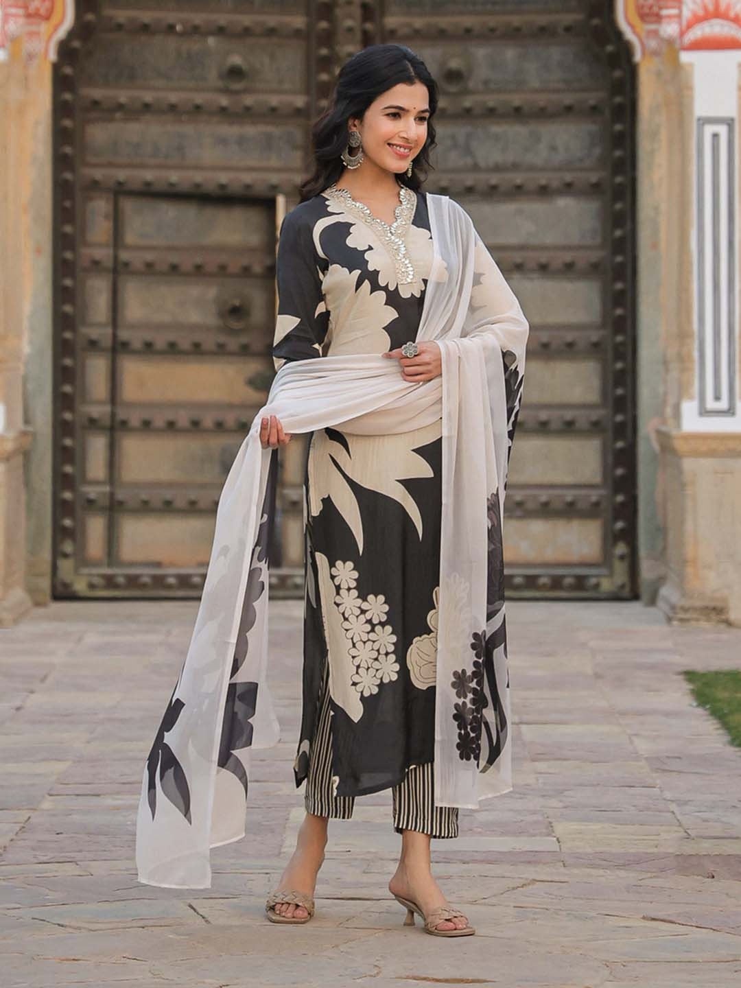 

KALINI Floral Printed Regular Kurta with Trousers & With Dupatta, Black