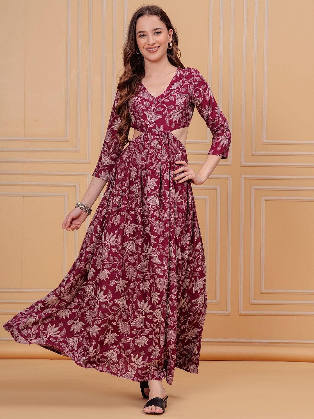 

DRESSAR Floral Print Cut outs Maxi Dress, Maroon