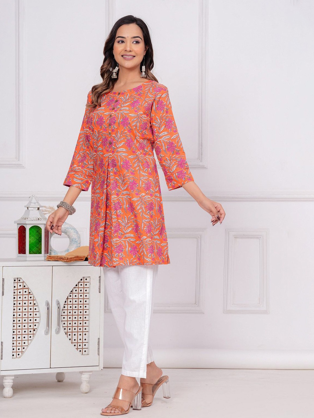 

SARAI CREATIONS Women Floral Printed Round Neck Kurti, Orange