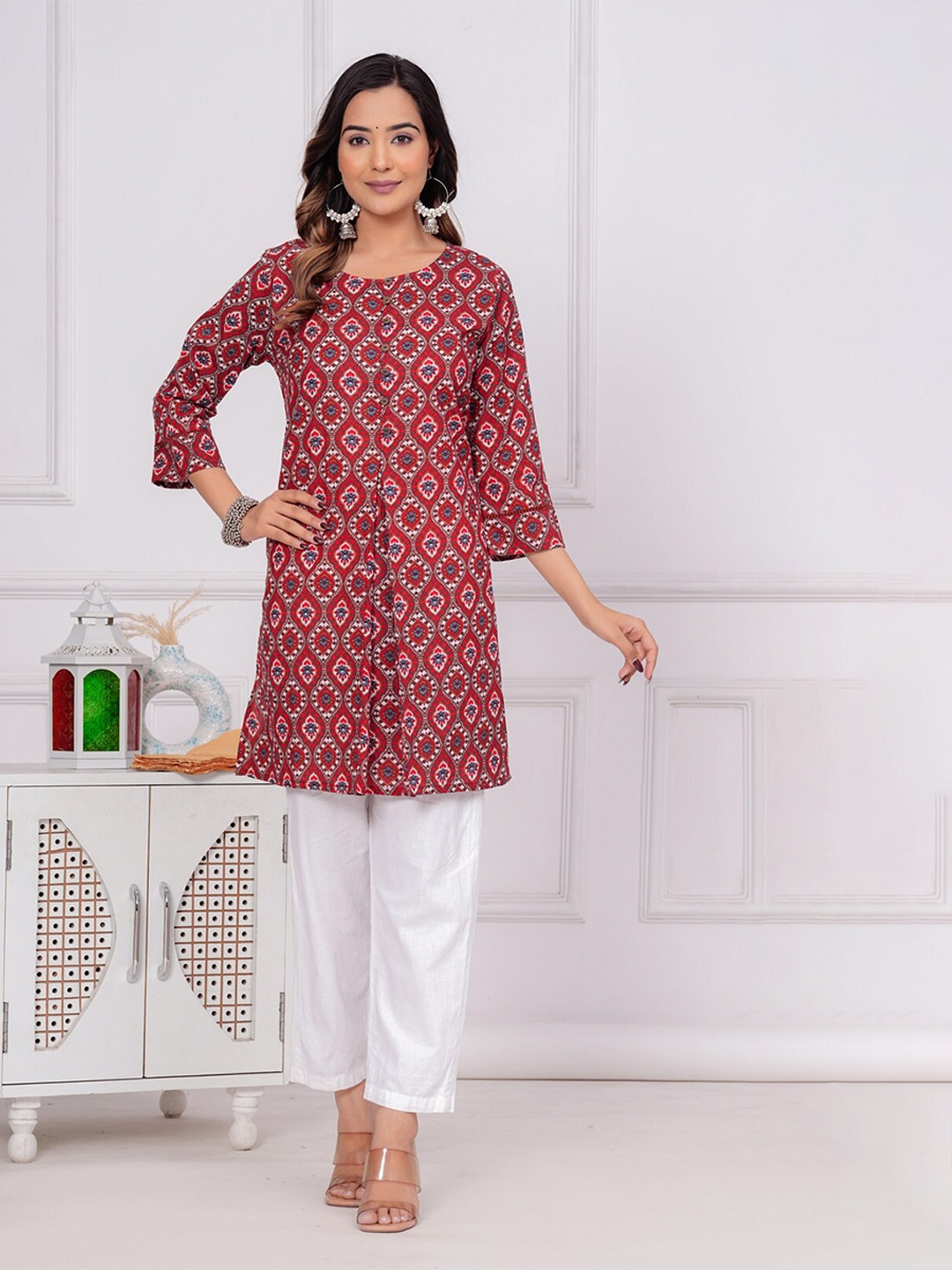 

SARAI CREATIONS Women Floral Printed Round Neck Kurti, Red