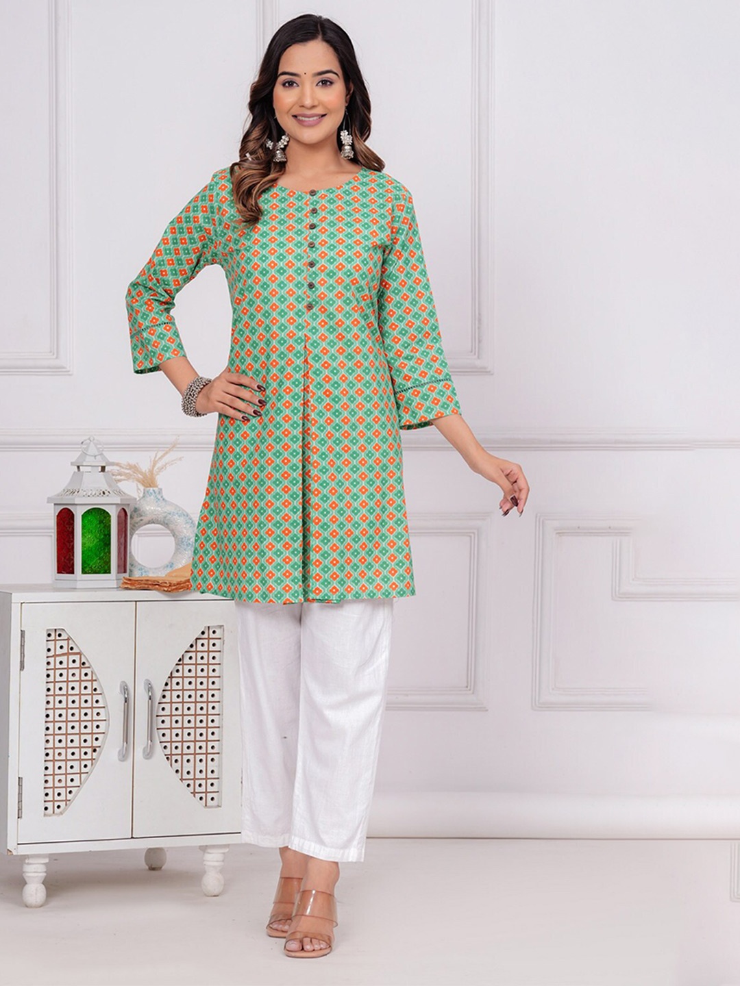 

SARAI CREATIONS Floral Printed Round Neck Kurti, Green