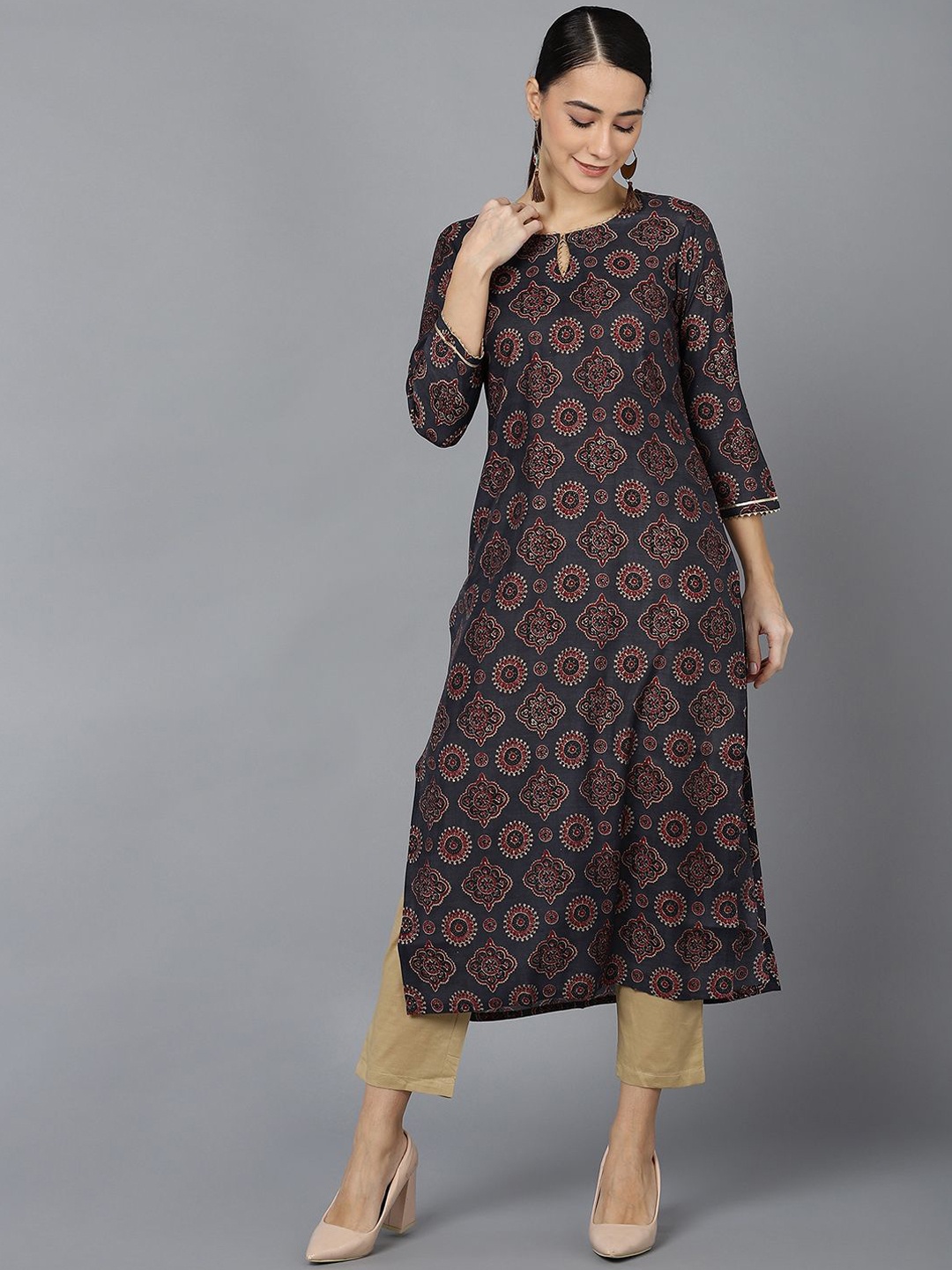 

KALINI Ethnic Motifs Printed Keyhole Neck Gotta Patti Straight Kurta, Black