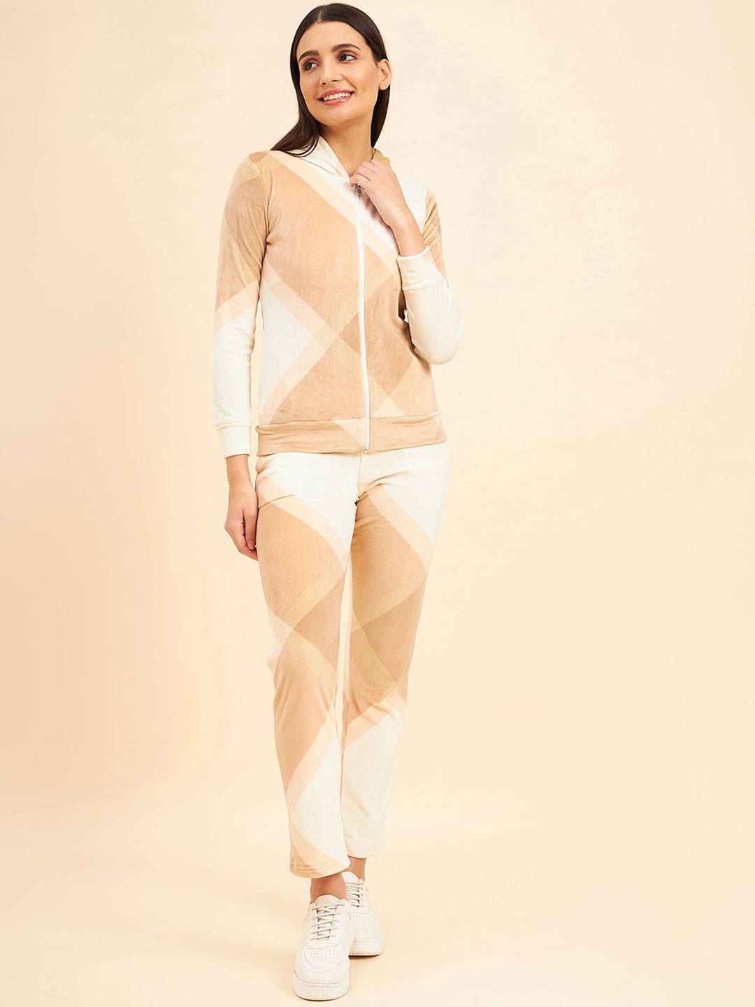 

Sweet Dreams Women Colourblocked Tracksuit, Beige