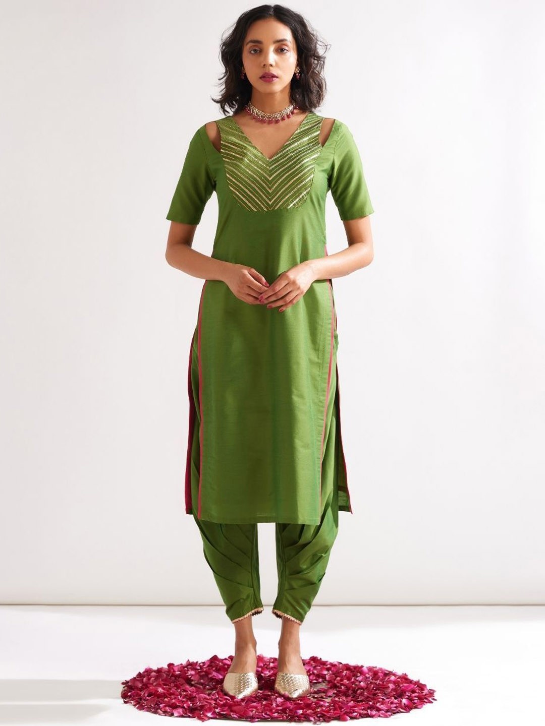 

Abhishti V-Neck Regular Gotta Patti Straight Kurta With Trousers With Dupatta, Green