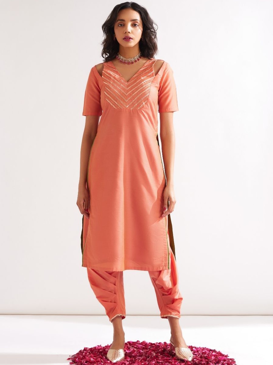 

Abhishti Yoke Design Cotton Silk Gotta Patti Straight Kurta With Dhoti Pants, Peach