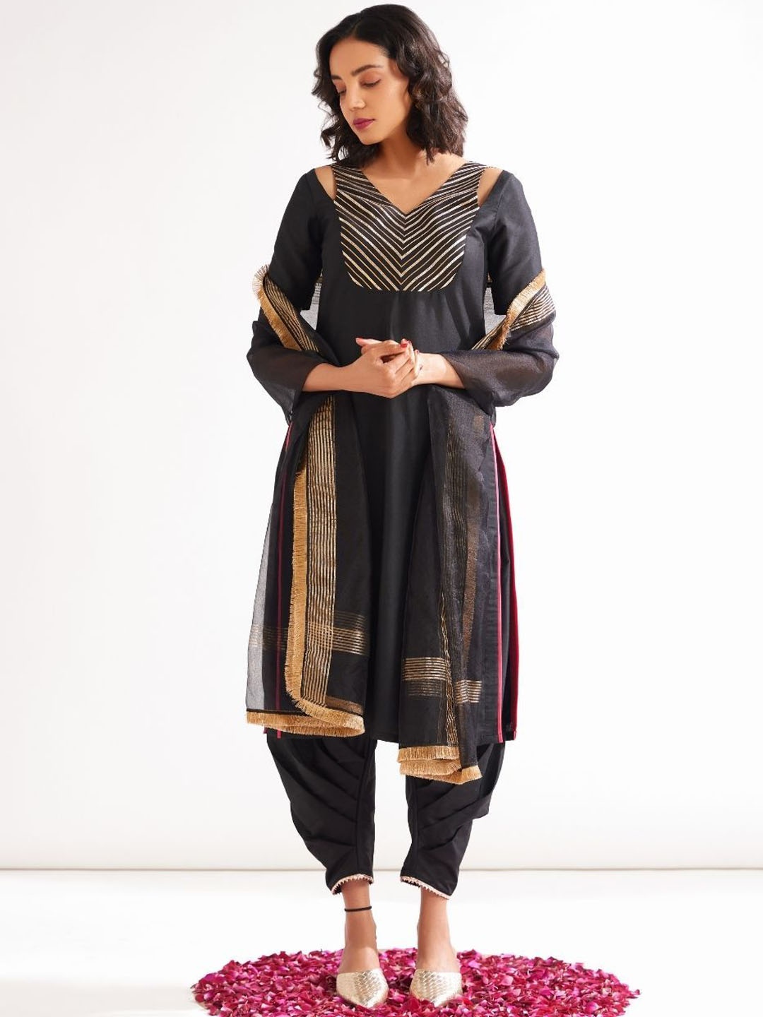 

Abhishti V-Neck Gotta Patti Kurta with Trousers, Black