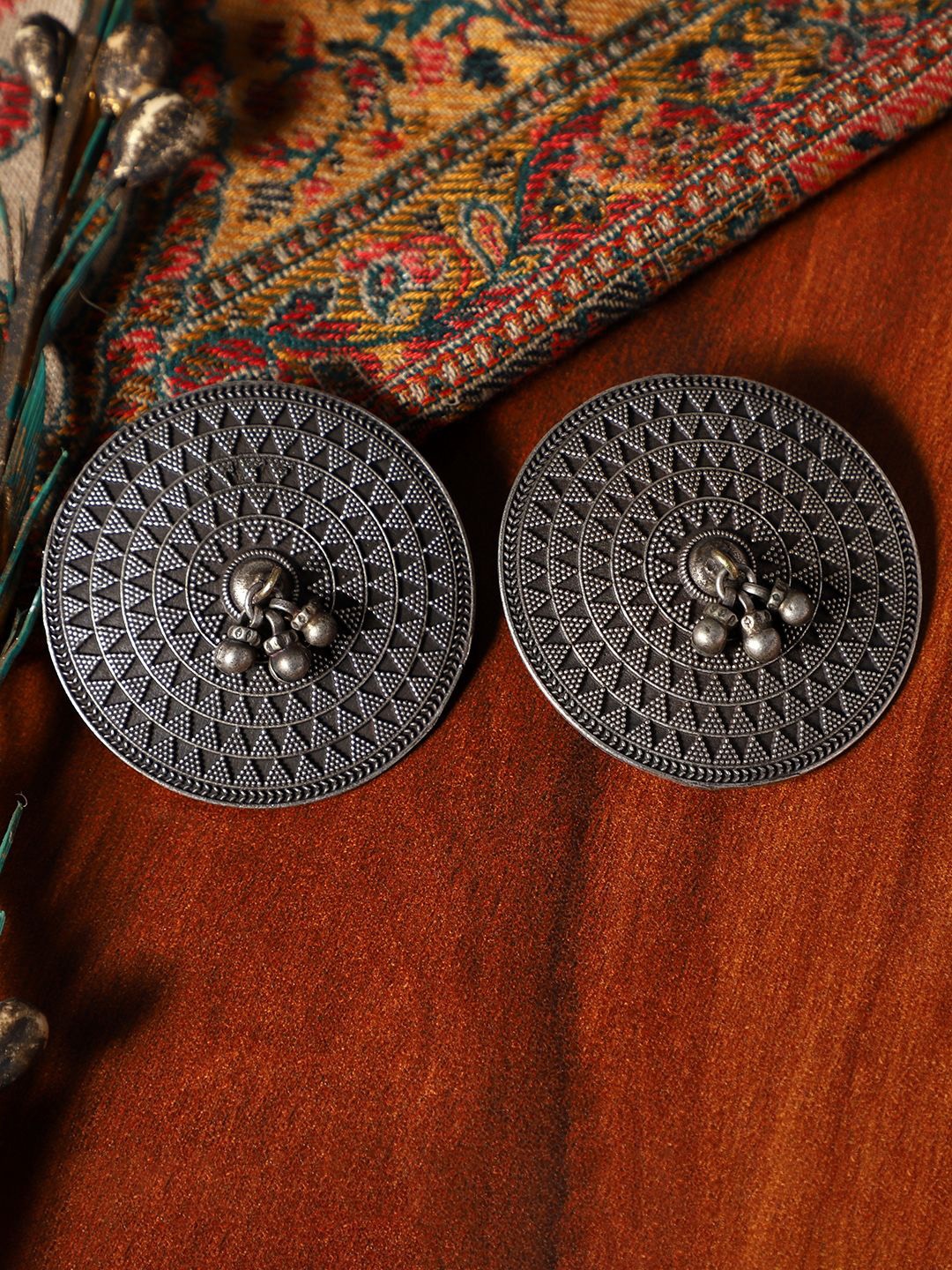 

VENI 92.5 Silver-Plated Ghungroo Studded Oxidised Circular Studs Earrings