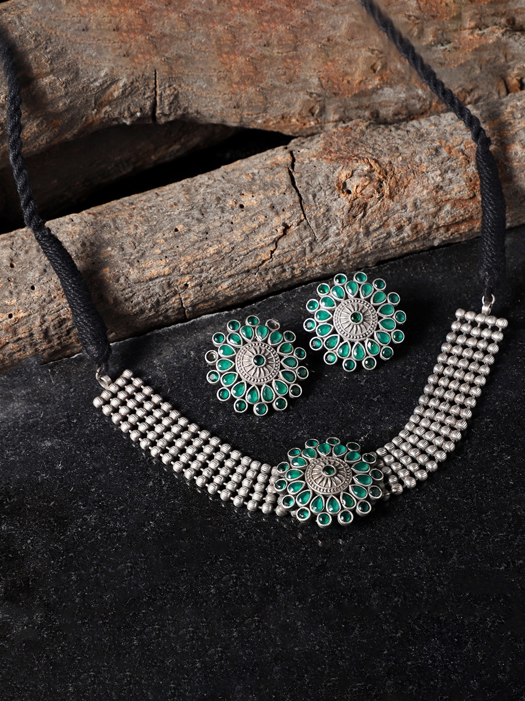 

VENI 92.5 Silver-Plated Stone-Studded Details Oxidised Jewellery Set