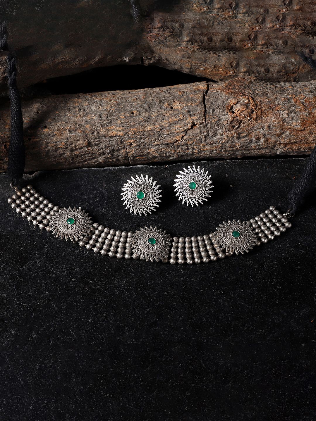 

VENI 92.5 Silver-Plated Stone-Studded Details Oxidised Jewellery Set