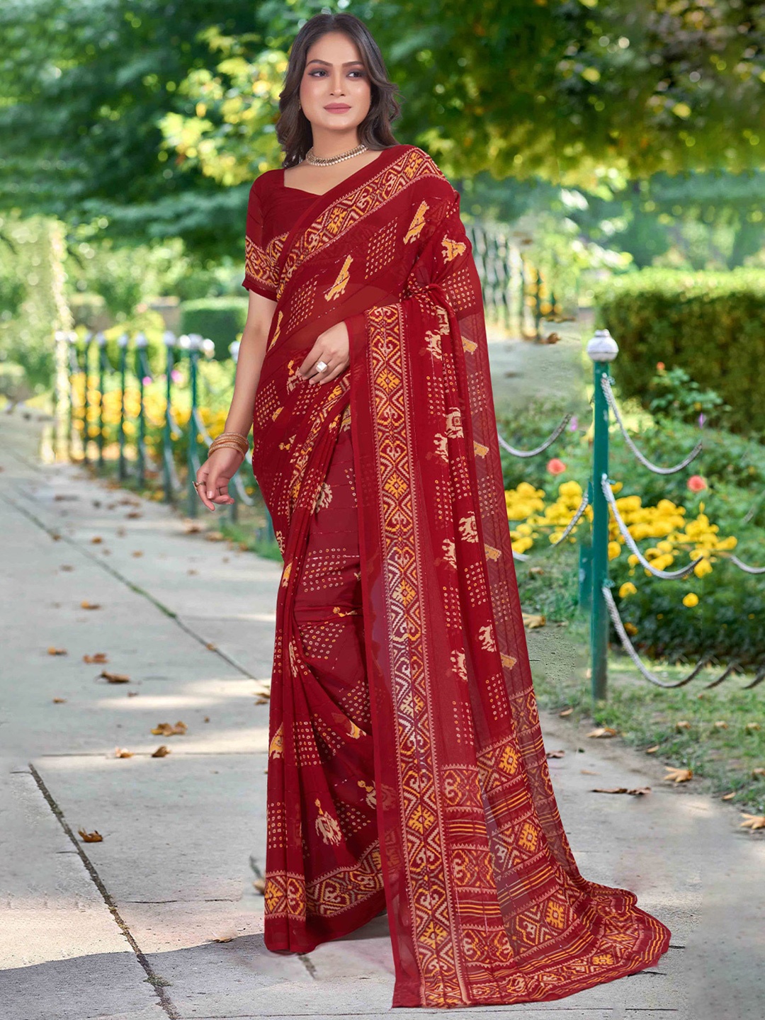 

Mitera Bandhani Sequinned Bandhani Saree, Red