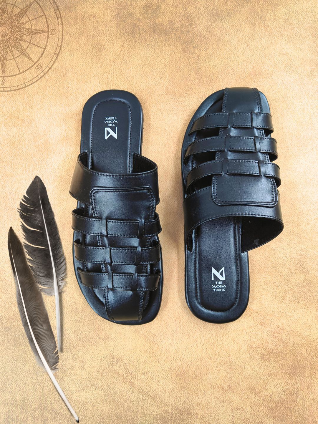 

THE MADRAS TRUNK Men Comfort Sandals, Black