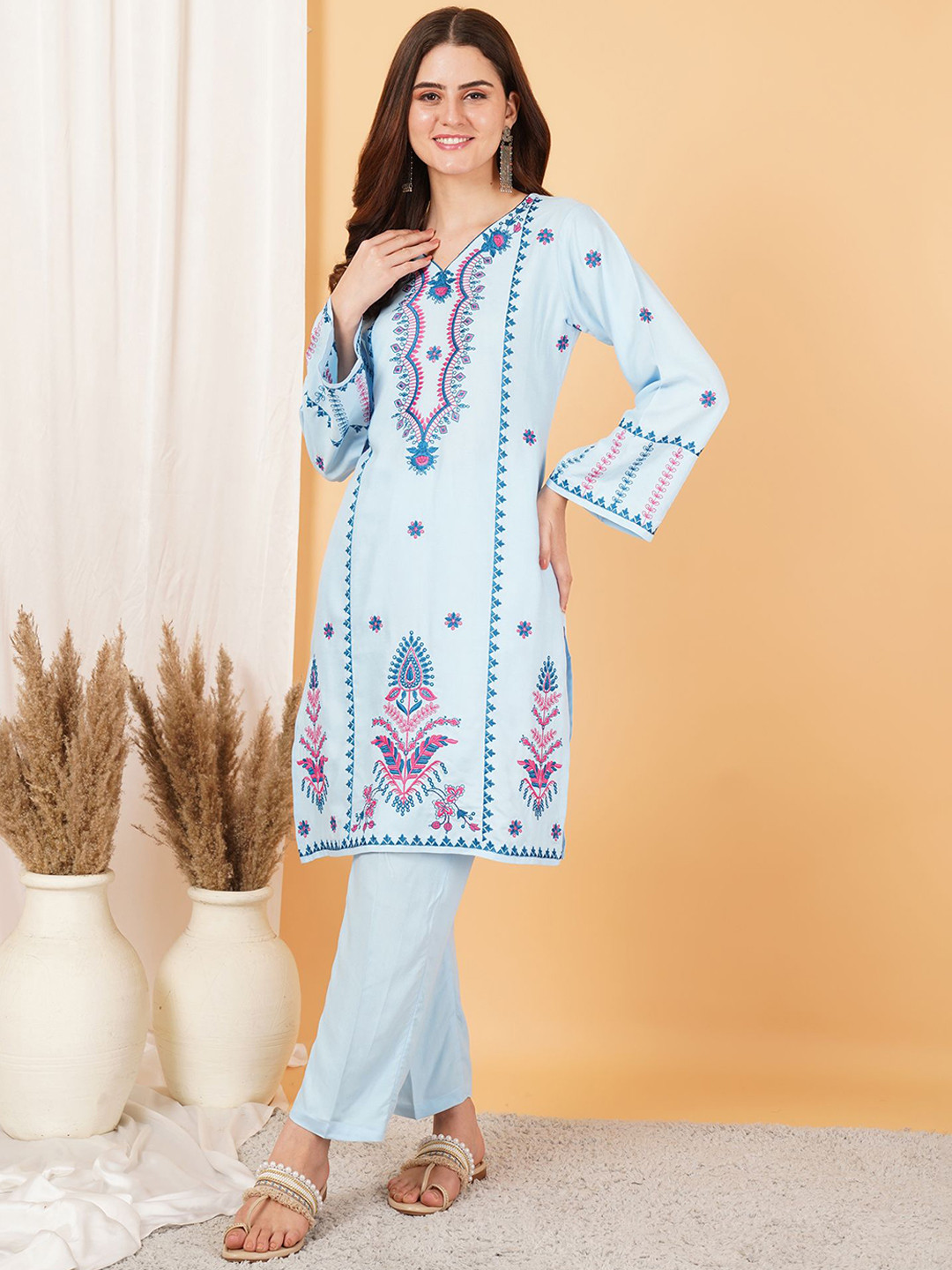 

Growish Ethnic Motifs Embroidered Straight Kurta With Trouser, Blue