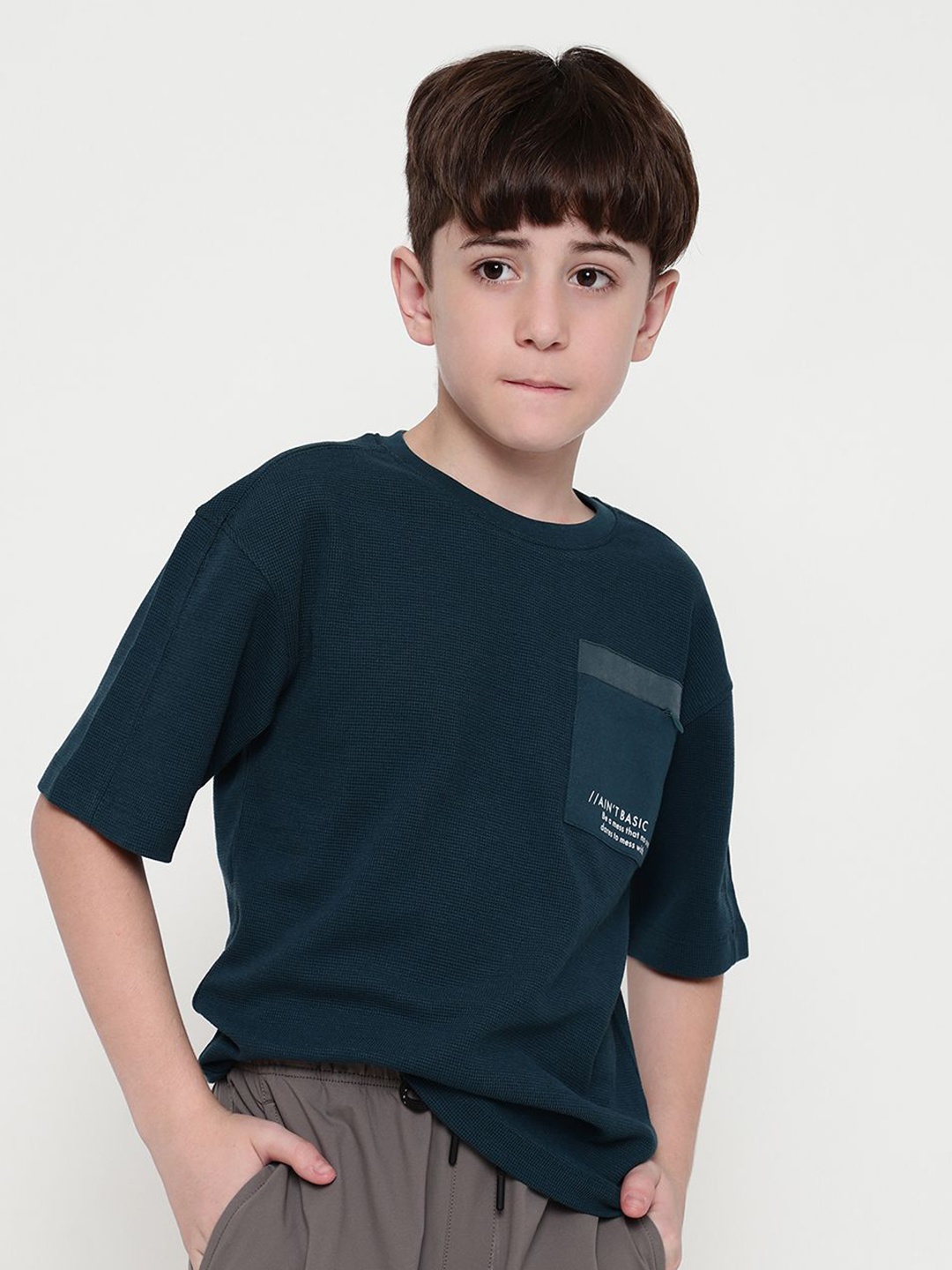 

Octave Boys Extended Sleeves Pockets T-shirt, Green