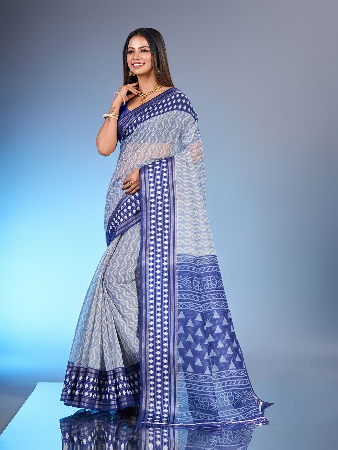 

NIRMAL CREATION Paisley Maheshwari Saree, Navy blue
