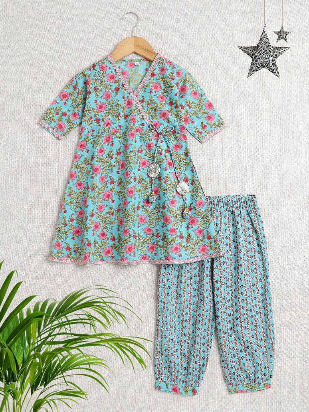 

The Magic Wand Girls Floral Printed Regular Gotta Patti Kurta with Salwar, Blue