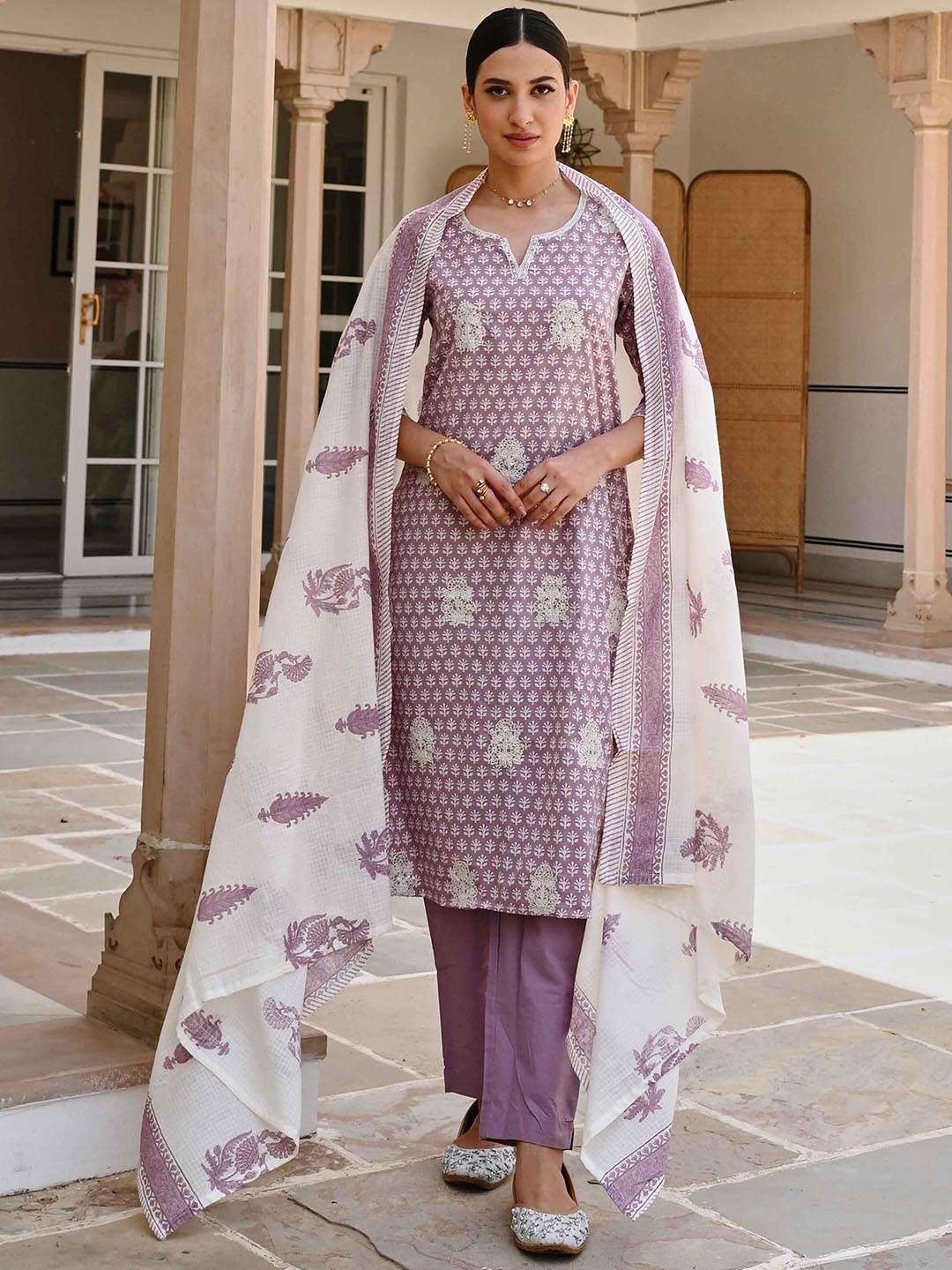 

KARAJ JAIPUR Floral Printed Regular Thread Work Pure Cotton Kurta with Trousers & Dupatta, Purple