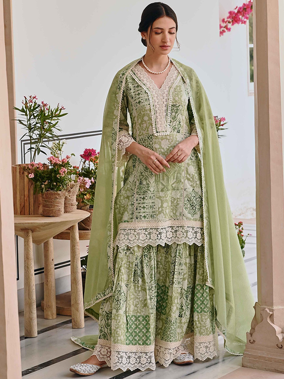

KARAJ JAIPUR Ethnic Motifs Printed Regular Pure Cotton Kurta with Palazzos & Dupatta, Green