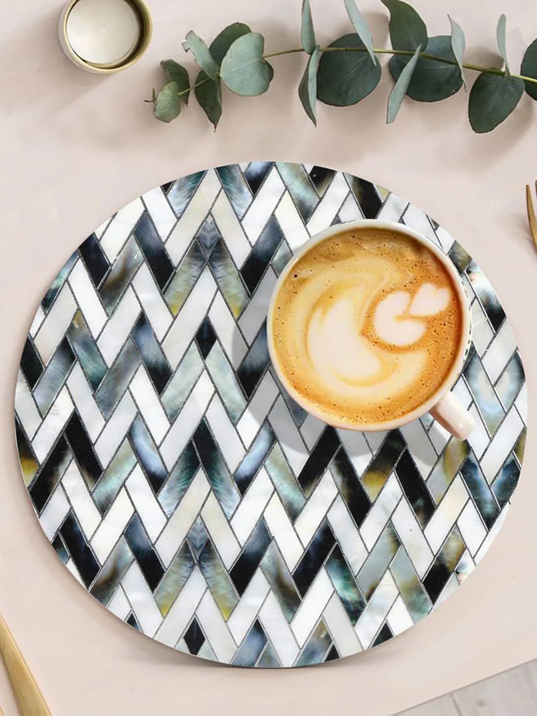 

THE HOME CO. White & Green Geometric Printed Round Trivet