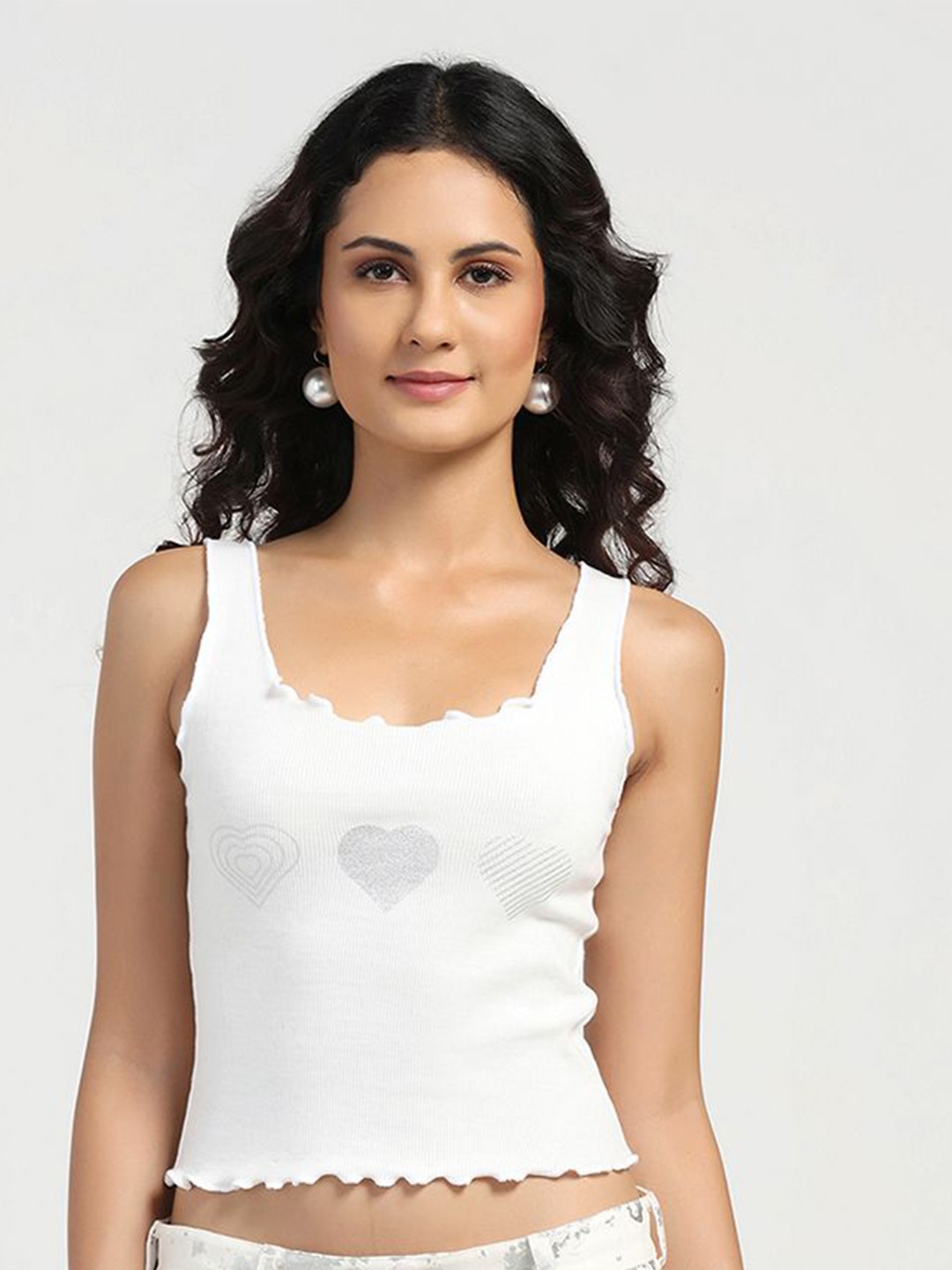 

LELA Scoop Neck Solid Crop Top, White
