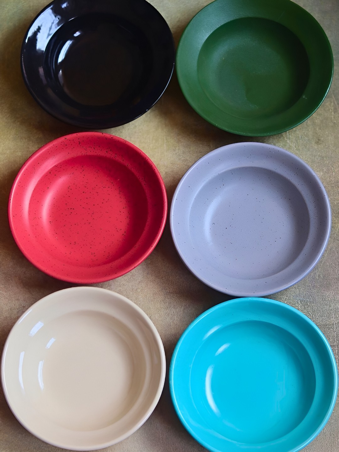 

WEAVING HOMES Black & Green 6 Pieces Ceramic Plates