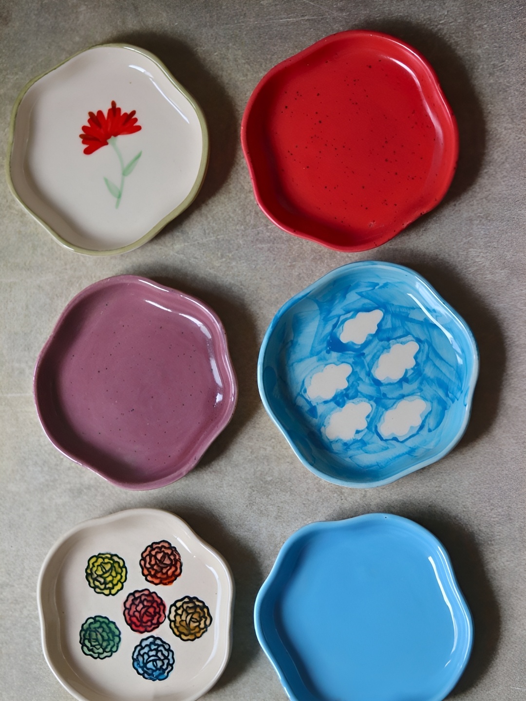 

WEAVING HOMES Blue & Red 6 Pieces Printed Dishwasher Safe Ceramic Dessert Plates