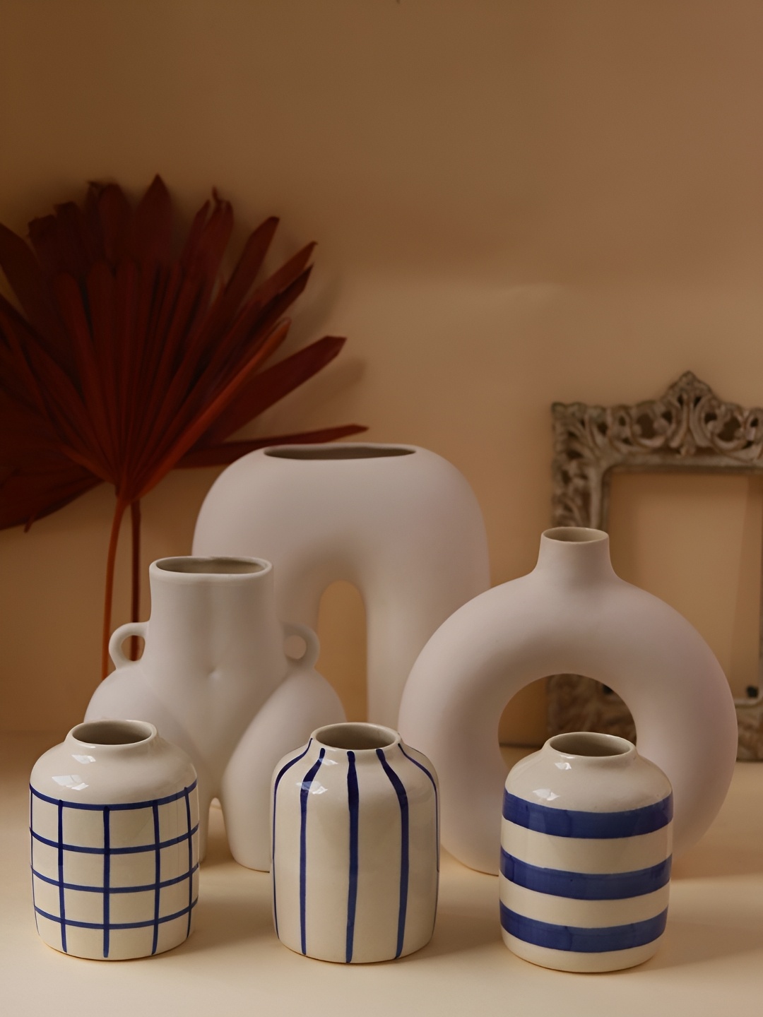 

WEAVING HOMES White & Blue 6 Pieces Ceramic Vases