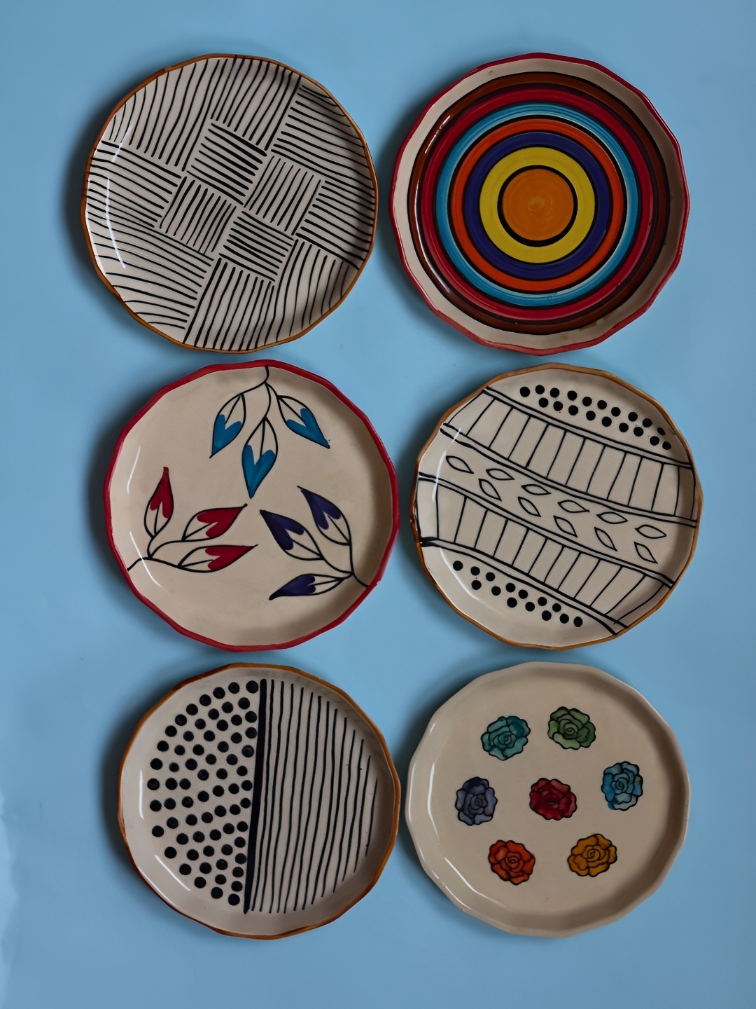 

WEAVING HOMES Beige & Black 6 Pieces Printed Ceramic Plates