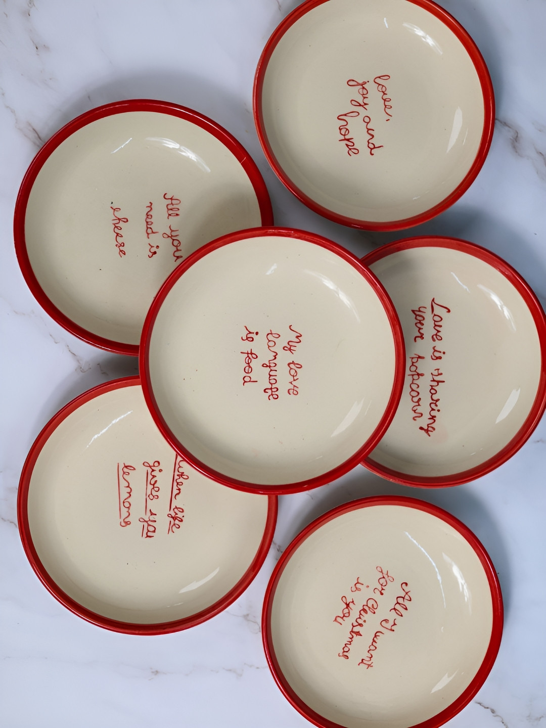 

WEAVING HOMES White & Red 6 Pieces Printed Ceramic Plates