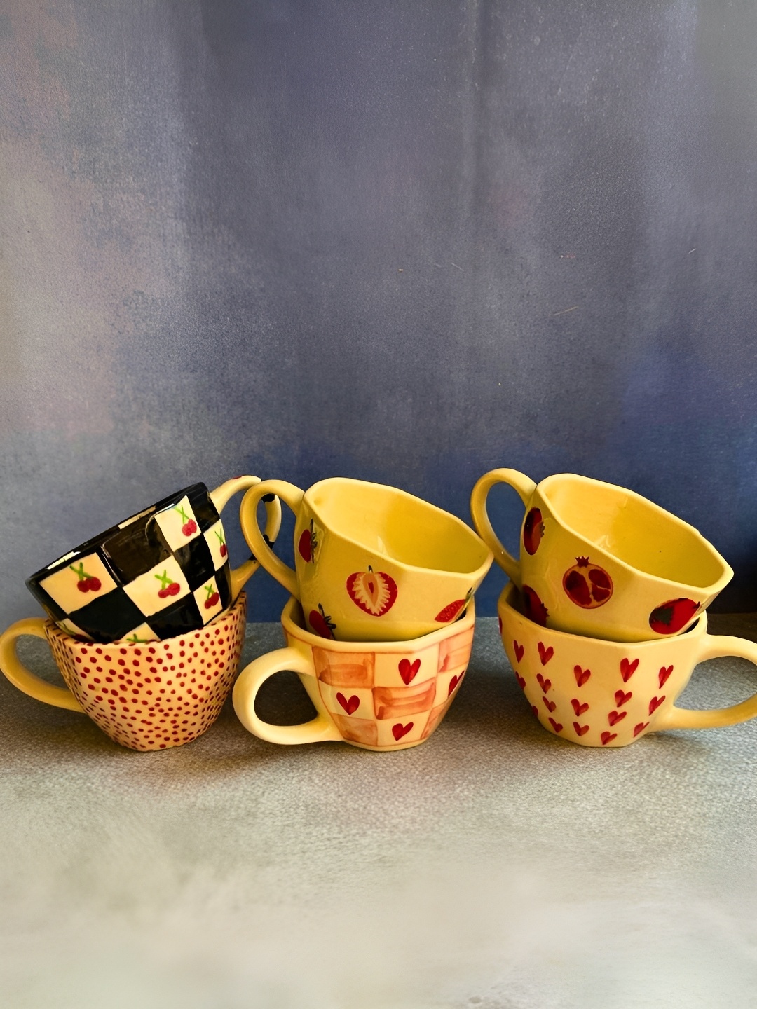 

WEAVING HOMES Yellow 6 Pieces Printed Microwave Safe Glossy Ceramic Mugs 2000 ml Each