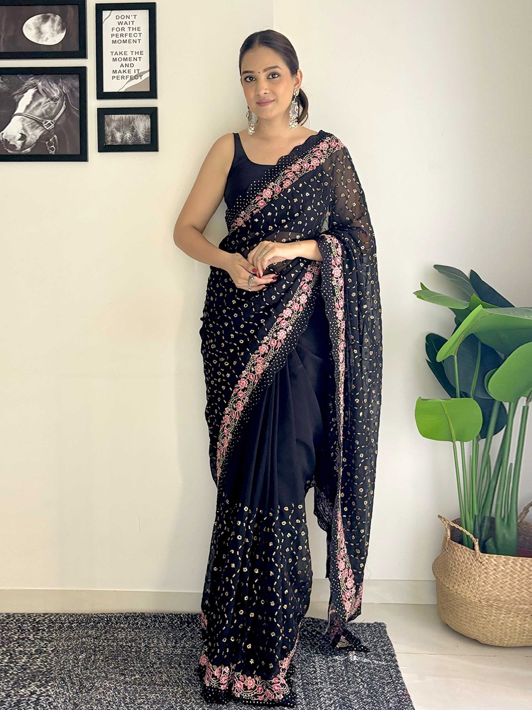 

Panzora Floral Embroidered Saree, Black