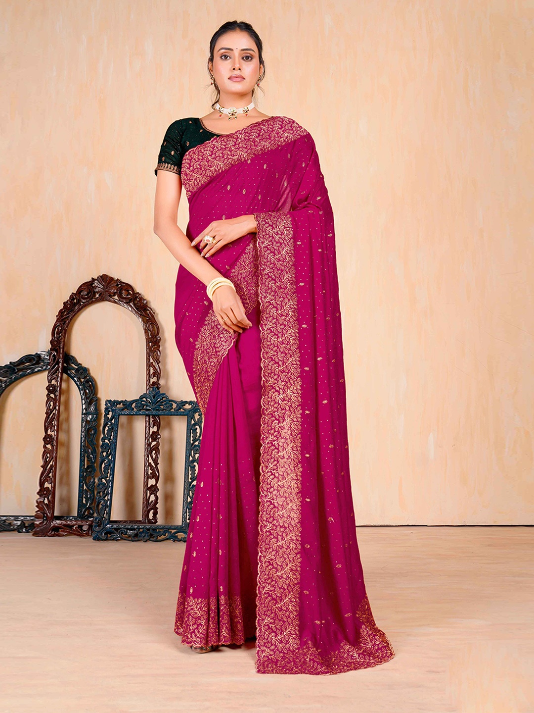 

Panzora Embellished Beads and Stones Saree, Fuchsia