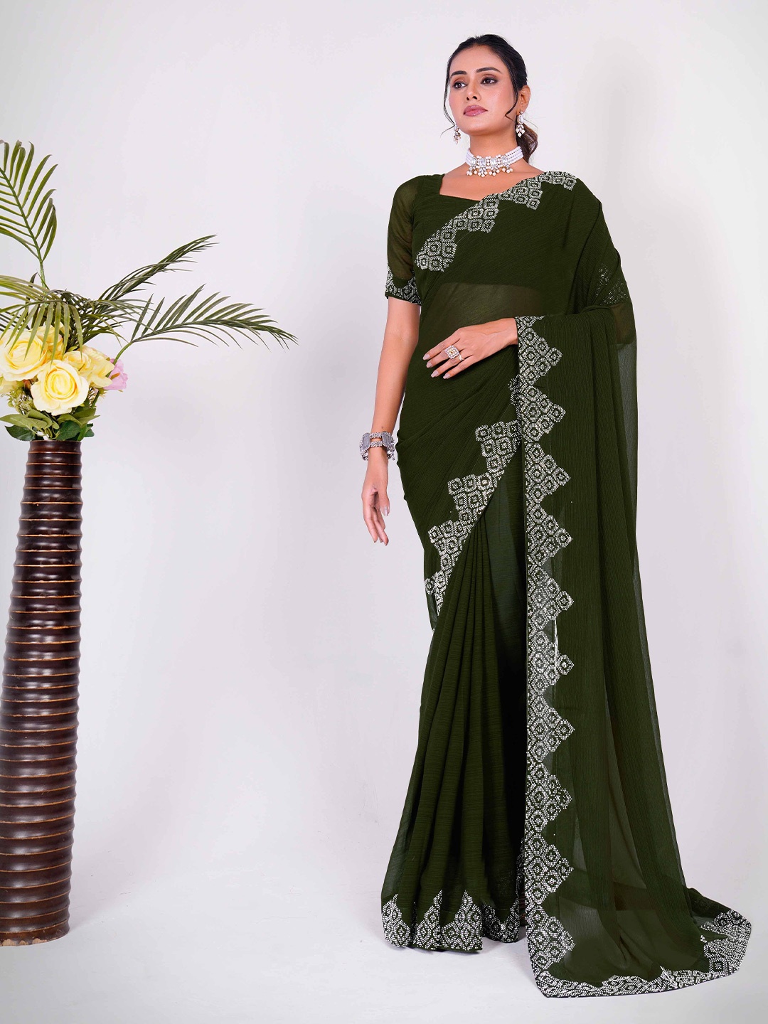 

Panzora Beads and Stones Saree, Green