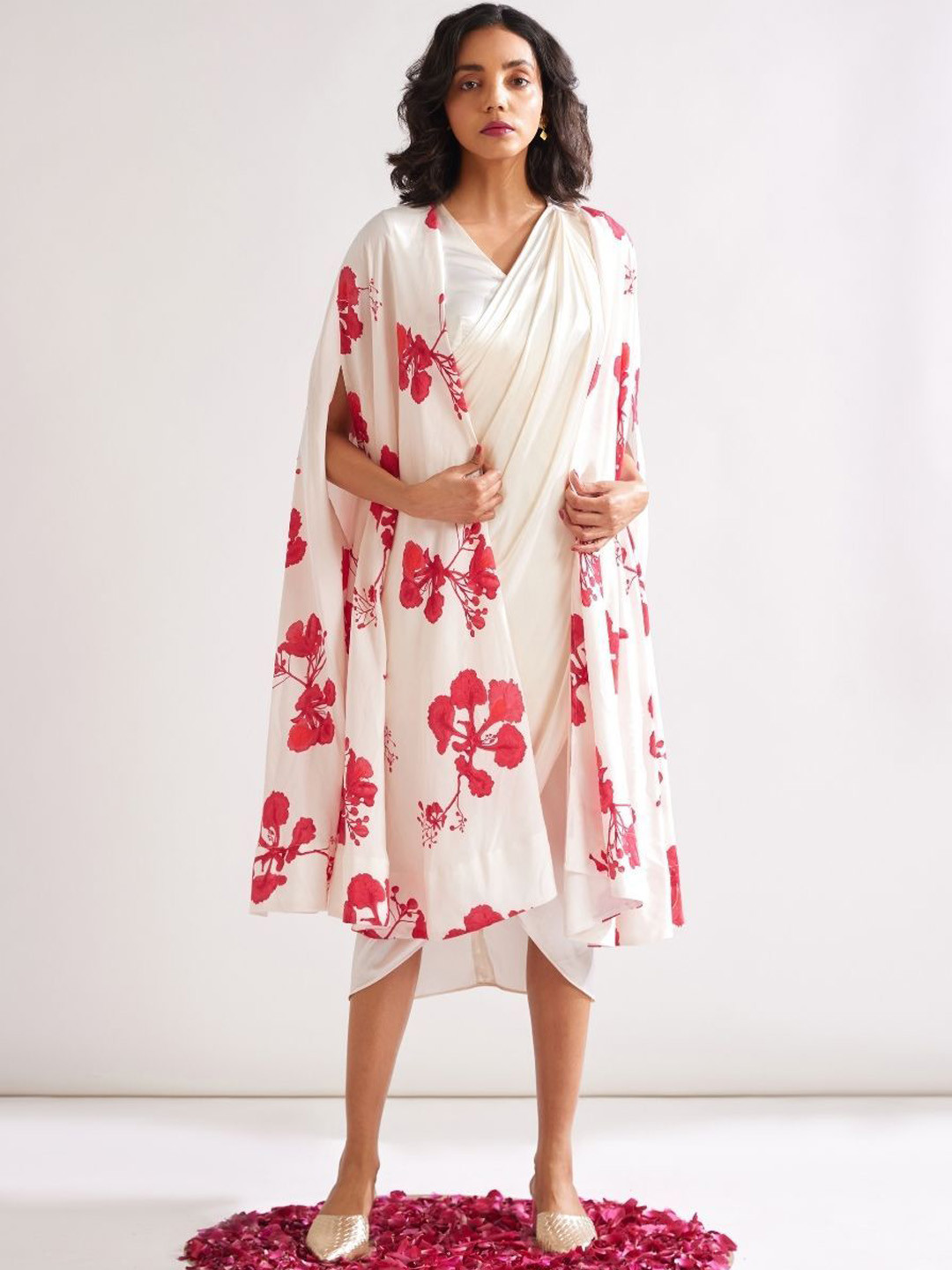 

Abhishti Women Floral Longline Tailored Jacket with Patchwork, White