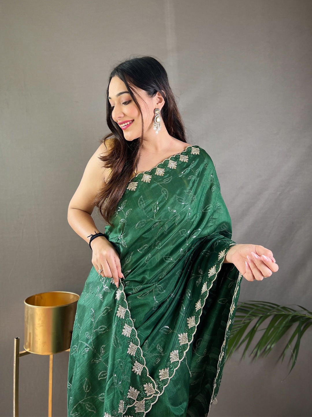 

RV CREATION Ethnic Motifs Embroidered Embellished Saree, Green
