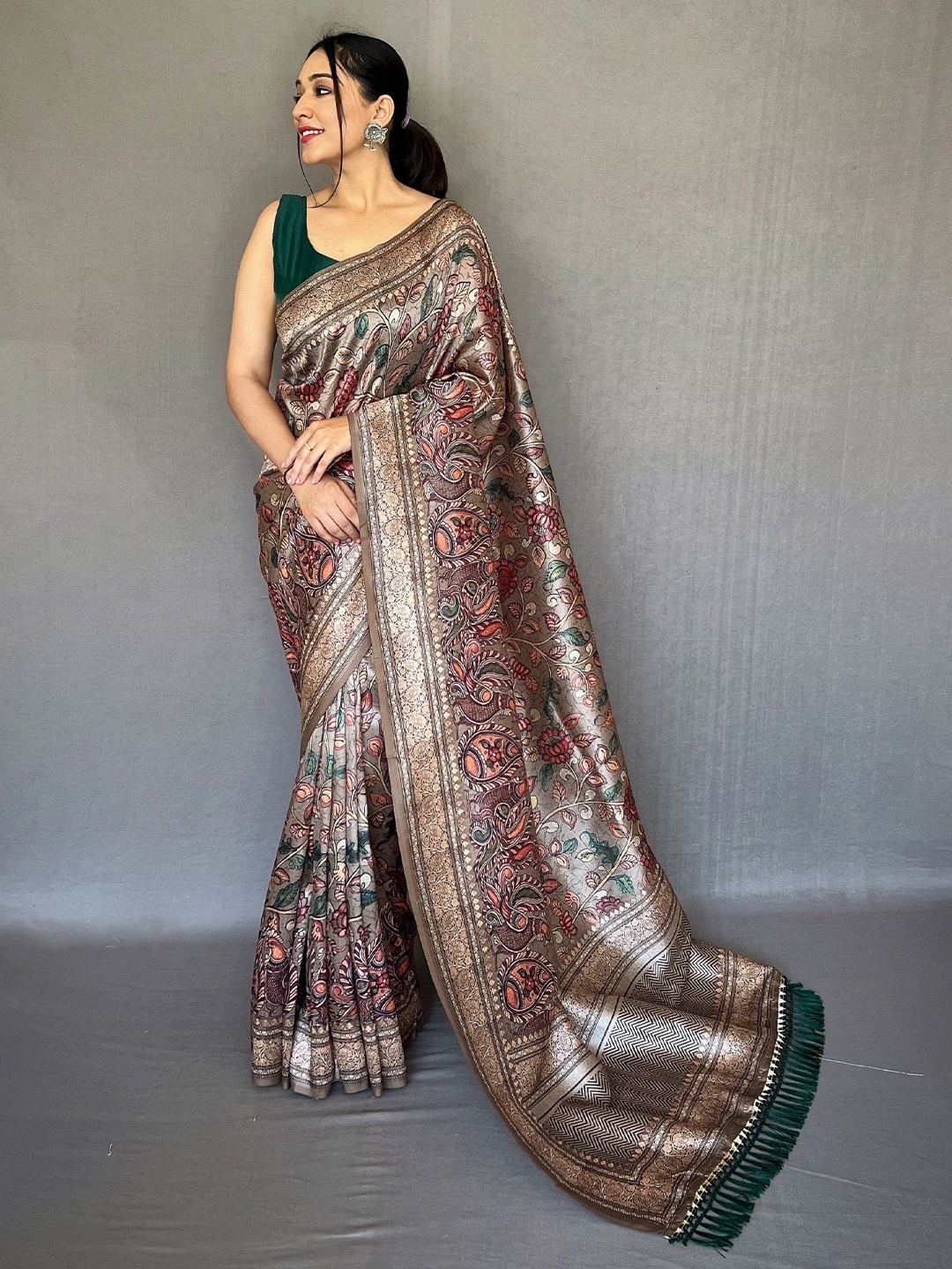 

RV CREATION Kalamkari Printed Tussar Saree, Grey