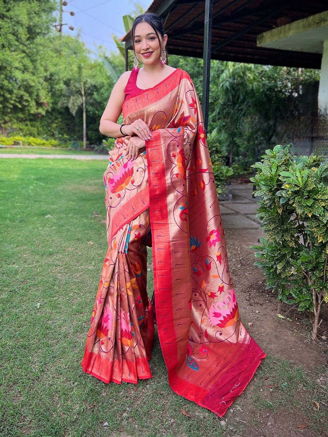 

RV CREATION Woven Design Zari Paithani Saree, Magenta