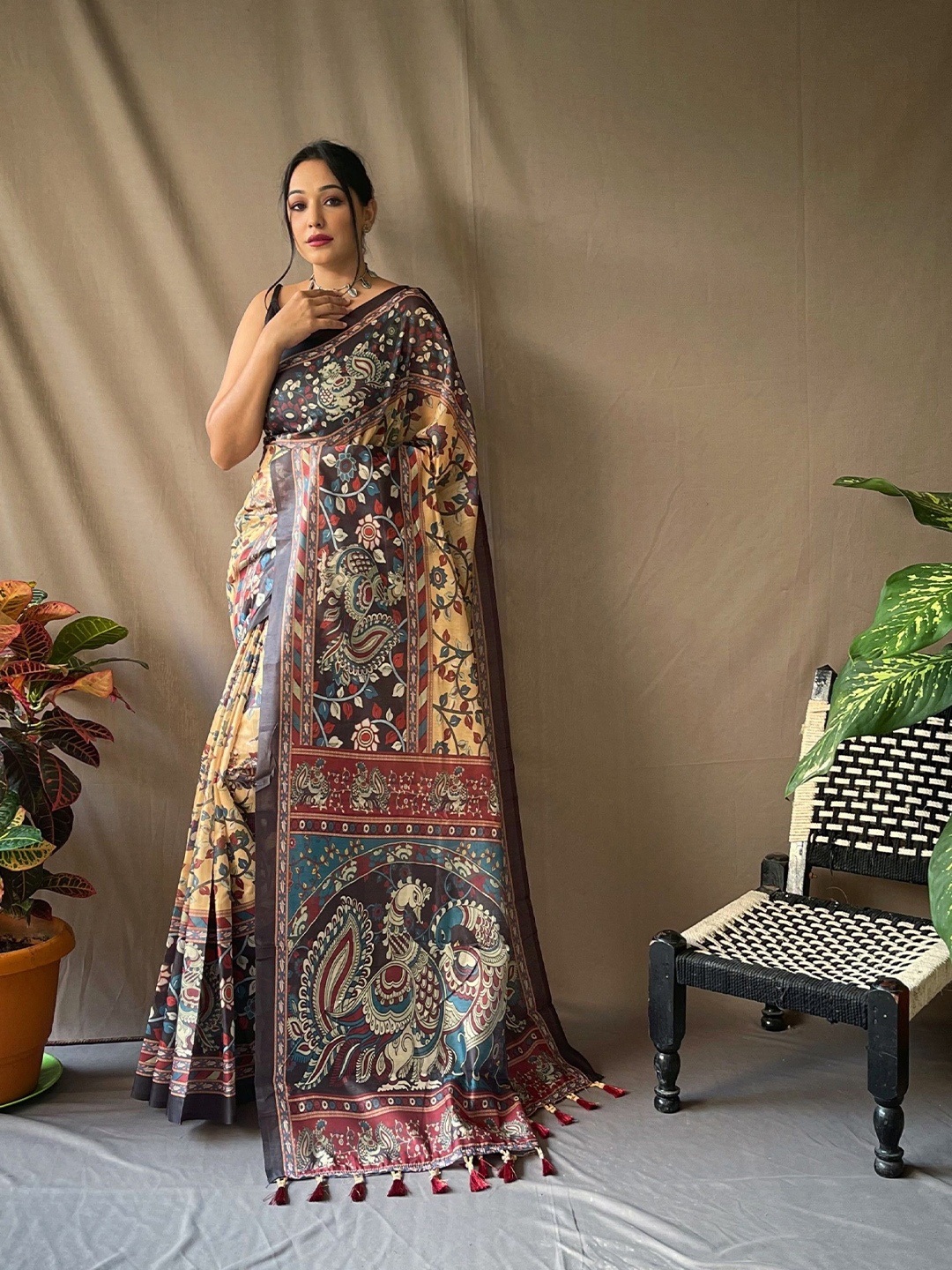 

RV CREATION Ethnic Motifs Tussar Saree, Yellow