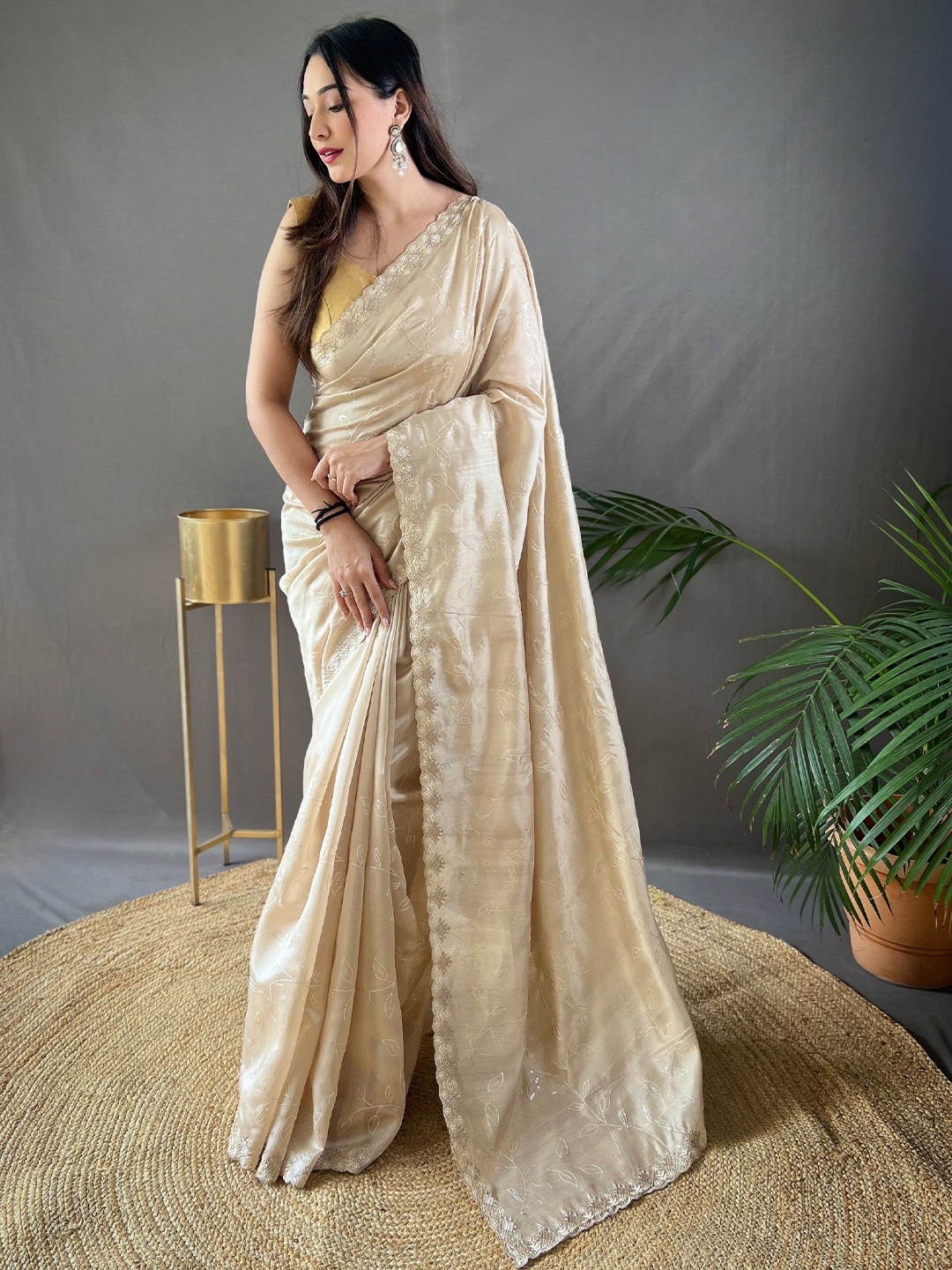 

RV CREATION Floral Embroidered Saree, Beige
