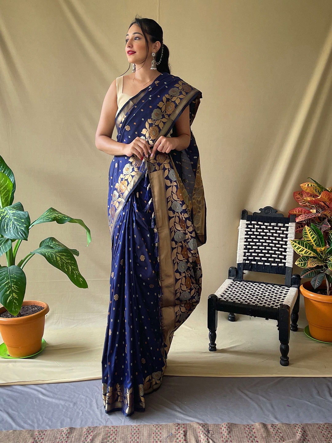 

RV CREATION Woven Design Zari Dhoti Banarasi Saree, Blue