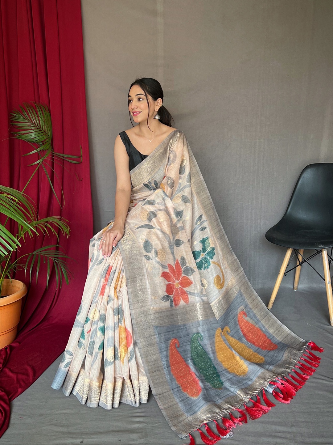 

RV CREATION Kalamkari Zari Tussar Saree, Grey