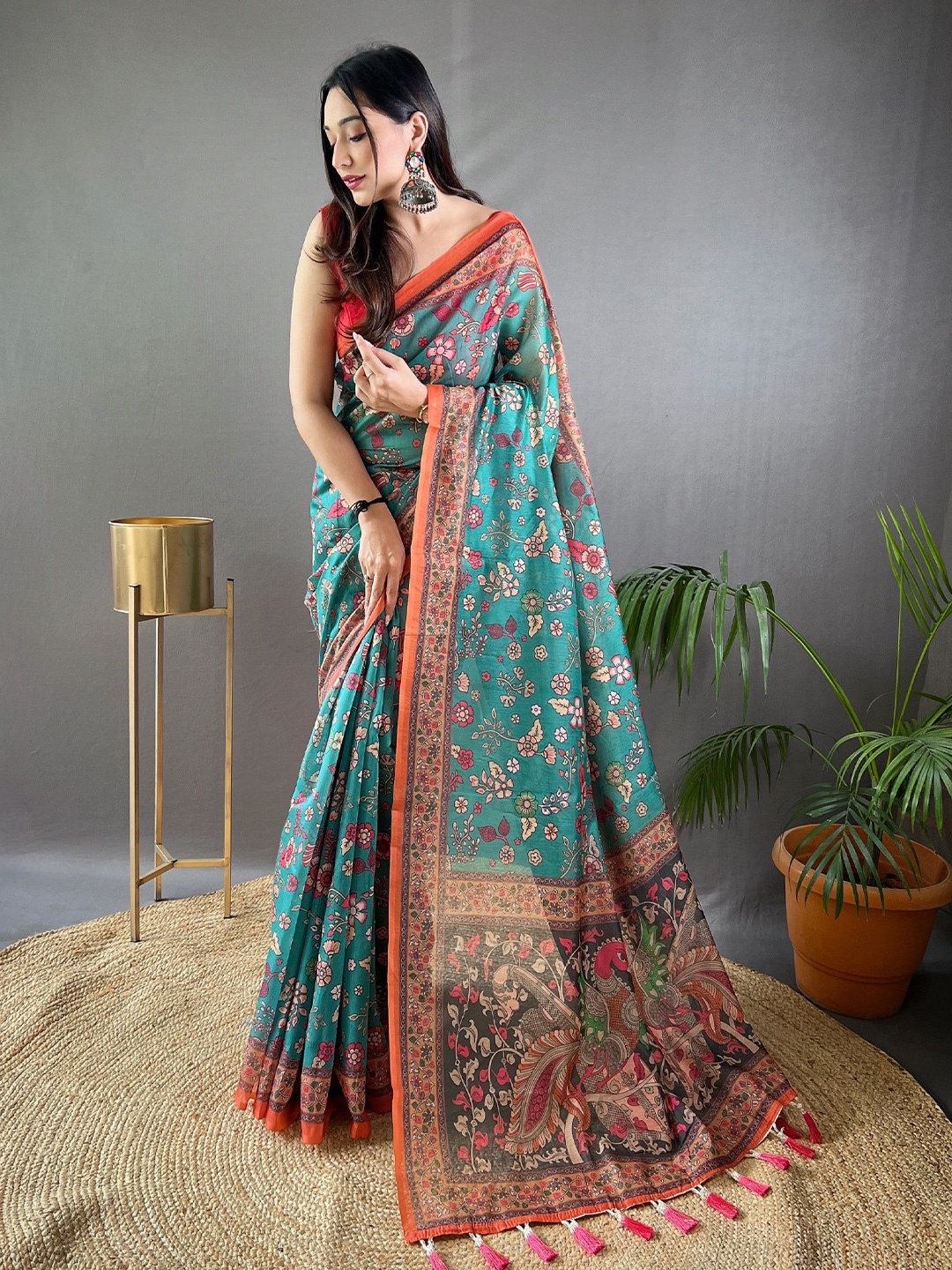 

RV CREATION Floral Tussar Saree, Teal