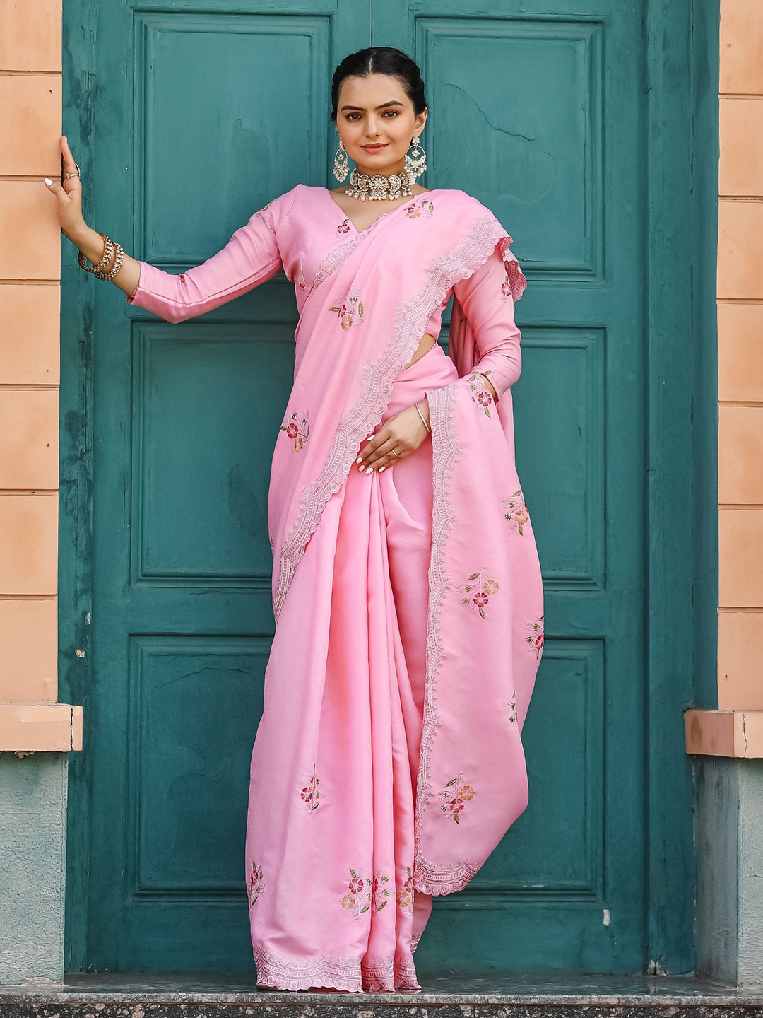 

RV CREATION Ethnic Motifs Embroidered Saree, Pink