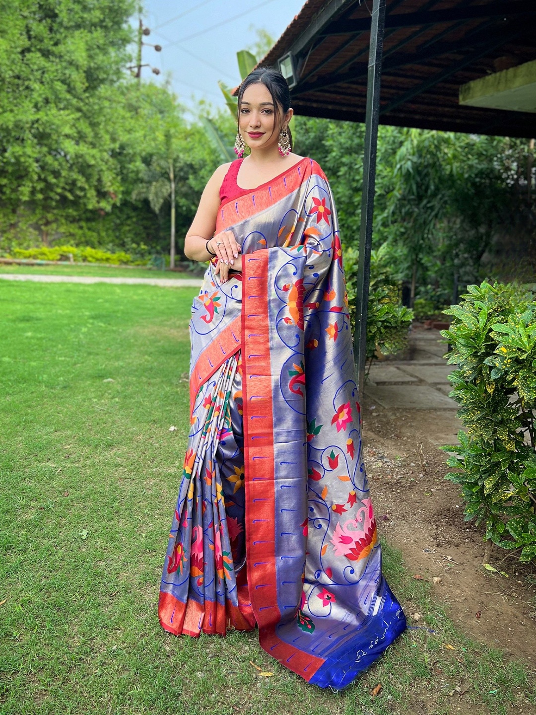 

RV CREATION Ethnic Motifs Zari Paithani Saree, Violet