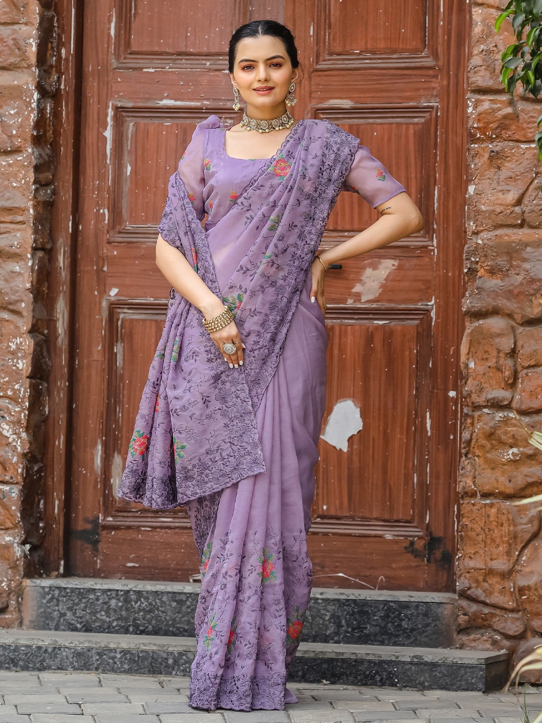 

RV CREATION Floral Embroidered Saree, Lavender