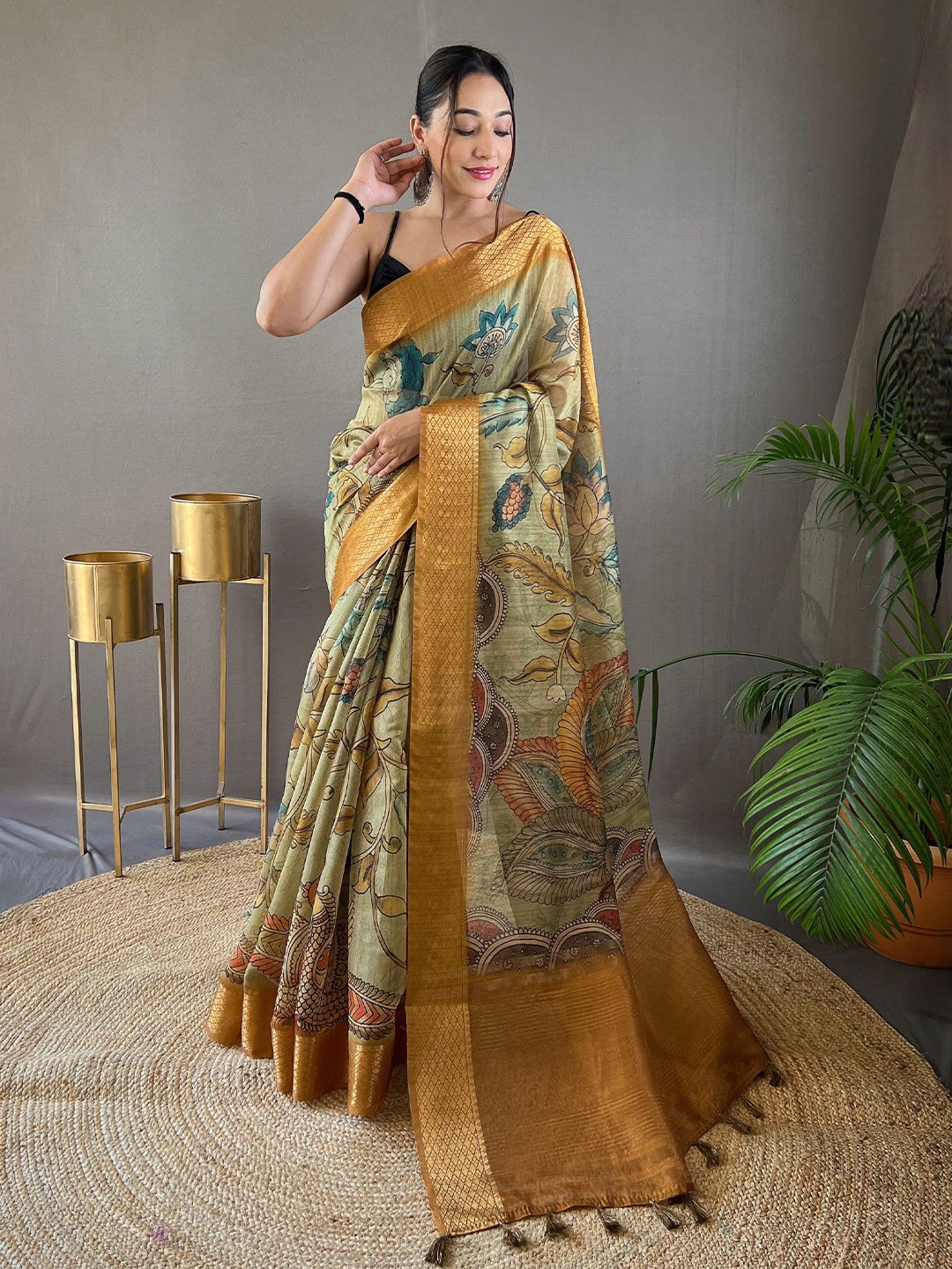

RV CREATION Ethnic Motifs Printed Zari Saree, Orange