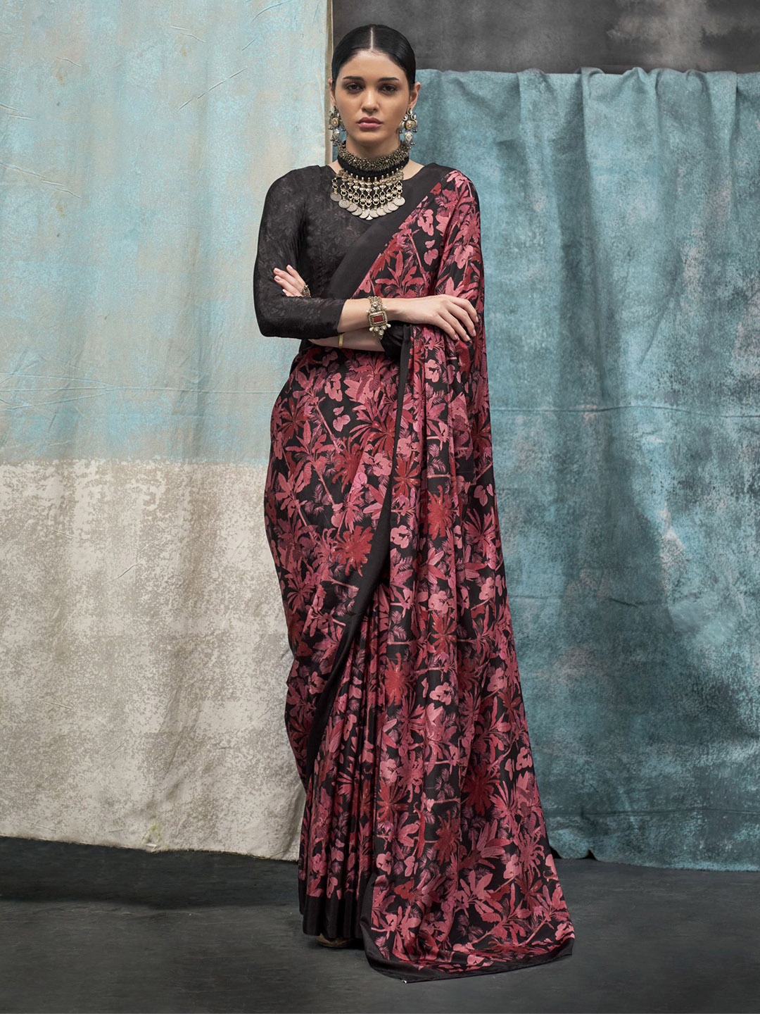 

elora Floral Printed Saree, Peach